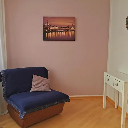 Elbblick Mit Grosser Dachterrasse Und Tiefgarage