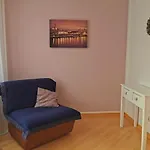 Elbblick Mit Grosser Dachterrasse Und Tiefgarage