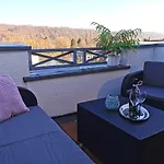 Elbblick Mit Grosser Dachterrasse Und Tiefgarage